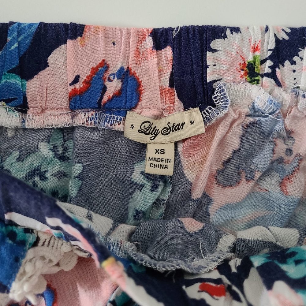 Floral Lace Shorts XS - Picture 11 of 11